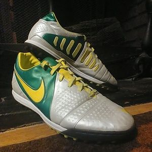 Nike CTR 360 Libretto II | Soccer Cleats | Turf